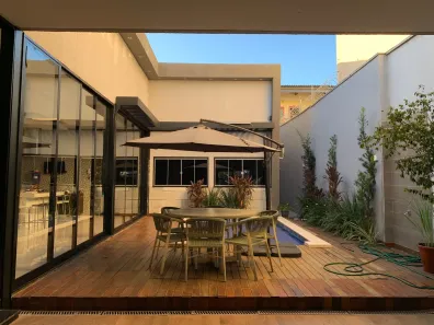 Casa com 3 Quartos à venda, 300m² no Setor Leste Vila Nova, Goiânia