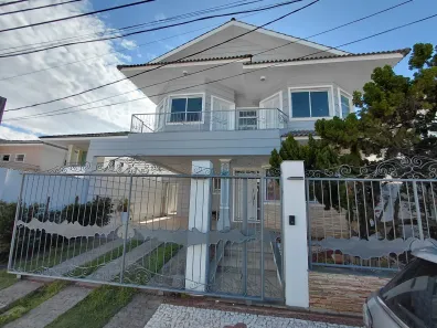 Casa com 4 Quartos para alugar, 350m² no Buraquinho, Lauro de Freitas