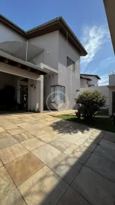 Sobrado com 5 Quartos à venda, 420m² no Jardim Karaíba, Uberlândia