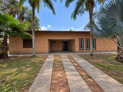Casa com 3 Quartos para alugar, 250m² no Centro, Guararema