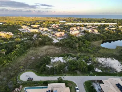 Lote/Terreno à venda, 700m² no Praia do Forte, Mata de São João