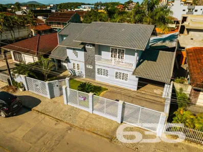 Sobrado com 5 Quartos à venda, 233m² no Nova Brasília, Joinville