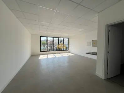 Sala Comercial para alugar, 49m² no Swiss Park, Campinas
