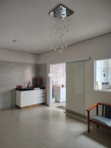 Casa com 4 Quartos para alugar, 215m² no Jardim das Palmeiras, Uberlândia