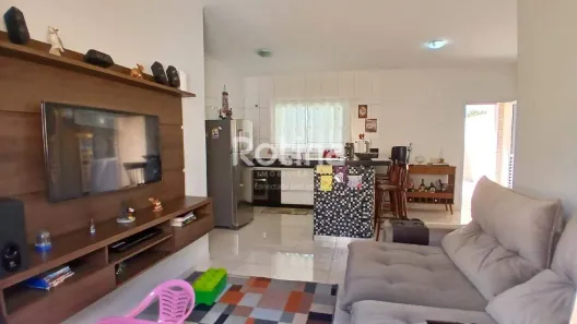 Casa com 3 Quartos à venda, 136m² no Jardim Europa, Uberlândia