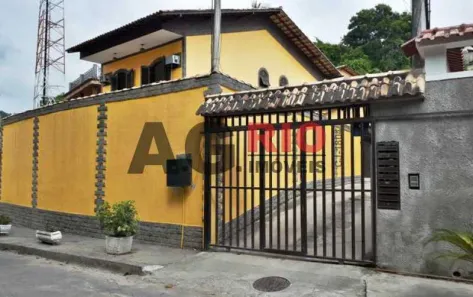 Casa de Condomínio com 3 Quartos à venda, 130m² no Vila Valqueire, Rio de Janeiro