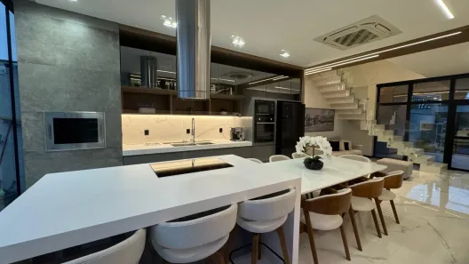 Casa com 3 Quartos à venda, 198m² no Santo Antônio, Joinville