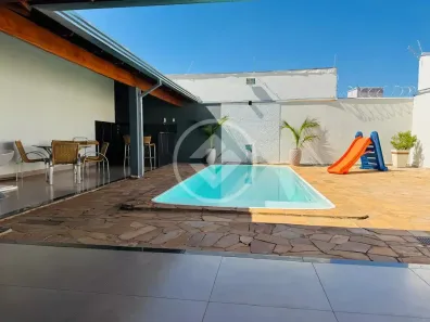 Casa com 3 Quartos à venda, 235m² no Alto Umuarama, Uberlândia