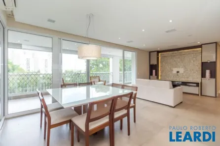 Apartamento com 3 Quartos à venda, 180m² no Jardim Monte Kemel, São Paulo