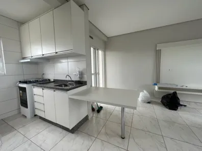 Apartamento com 2 Quartos para alugar, 63m² no Zona 05, Maringá