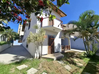 Casa com 5 Quartos à venda, 350m² no Riviera Fluminense, Macaé