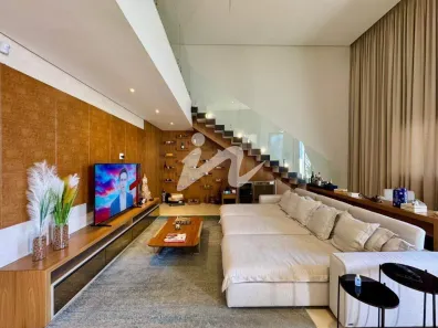 Sobrado com 3 Quartos à venda, 305m² no Jardim Karaíba, Uberlândia