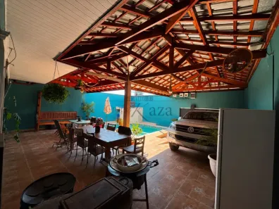 Sobrado com 3 Quartos à venda, 250m² no Loteamento Villa Branca, Jacareí