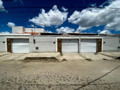 Casa com 2 Quartos à venda, 76m² no Queimadas, Horizonte
