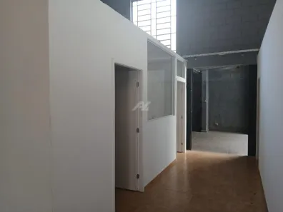 Galpão/Depósito/Armazém para alugar, 180m² no Jardim Leonor, Campinas