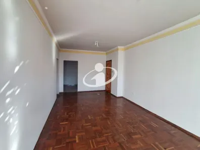 Apartamento com 3 Quartos para alugar, 200m² no Osvaldo Rezende, Uberlândia