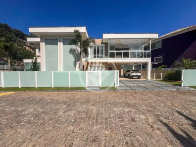 Casa de Condomínio com 4 Quartos à venda, 296m² no Pimenteiras, Teresópolis