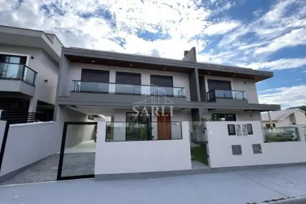 Sobrado com 3 Quartos à venda, 124m² no Forquilhas, São José