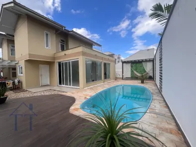 Sobrado com 3 Quartos à venda, 295m² no Boa Vista, Joinville