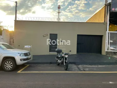 Casa com 3 Quartos para alugar, 100m² no Brasil, Uberlândia