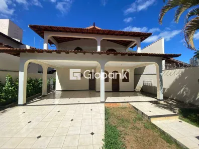 Imóvel Comercial com 4 Quartos para alugar, 252m² no Cidade Santa Maria, Montes Claros