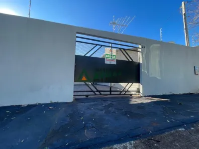 Casa com 2 Quartos para alugar, 40m² no Jardim Graziela, Londrina
