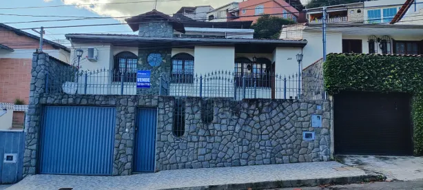 Casa com 4 Quartos à venda, 250m² no Jardim do Sol, Juiz de Fora
