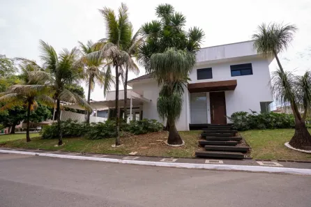 Casa de Condomínio com 3 Quartos à venda, 281m² no Jardins Madri, Goiânia
