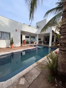 Sobrado com 4 Quartos à venda, 330m² no Condomínio Belvedere, Cuiabá