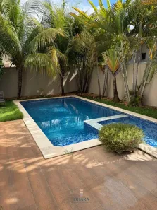 Casa de Condomínio com 3 Quartos para alugar, 385m² no Jardim Itália, Cuiabá