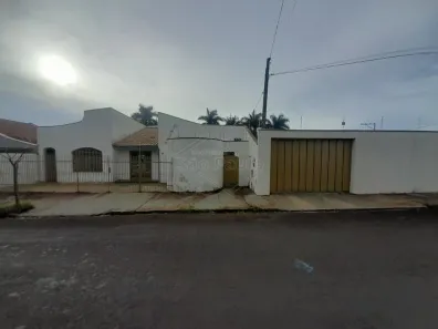 Casa com 4 Quartos para alugar, 318m² no Vila José Bonifácio, Araraquara