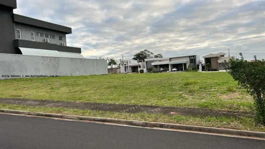 Lote/Terreno à venda, 360m² no Parque Residencial Mart Ville, Presidente Prudente