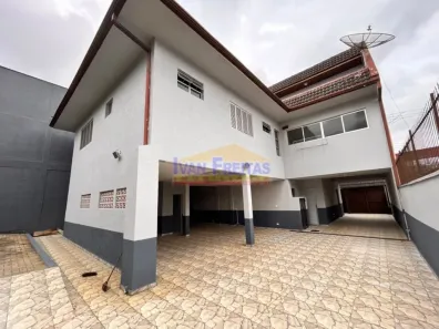Casa com 5 Quartos para alugar, 300m² no Fazendinha, Curitiba