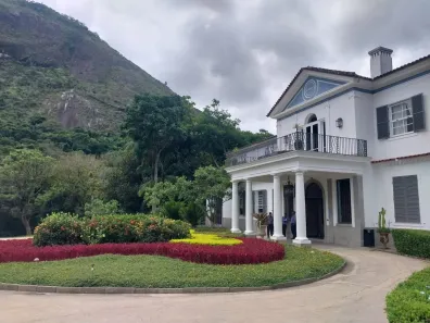Casa de Condomínio com 4 Quartos à venda, 427m² no Corrêas, Petrópolis