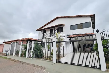 Casa com 4 Quartos à venda, 430m² no Região dos Lagos, Brasília