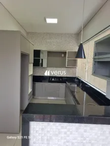 Casa com 3 Quartos para alugar, 220m² no Fundinho, Uberlândia