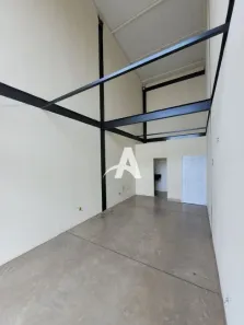 Ponto Comercial para alugar, 31m² no Tubalina, Uberlândia