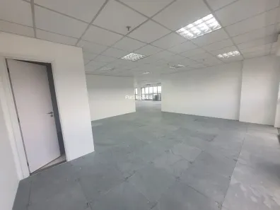 Sala Comercial para alugar, 269m² no Dezoito do Forte Empresarial/Alphaville., Barueri