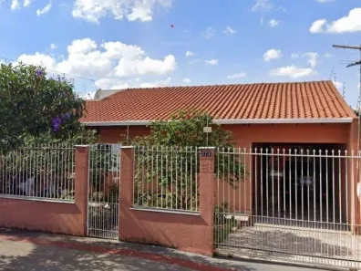 Casa com 5 Quartos à venda, 225m² no Parque Residencial Joaquim Toledo Piza, Londrina