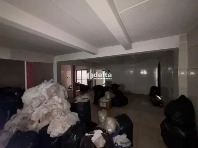 Ponto Comercial com 5 Quartos à venda, 200m² no Centro, Uberlândia