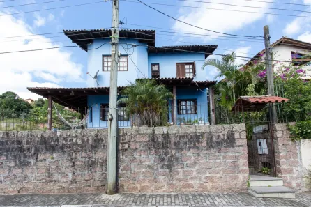 Casa com 4 Quartos à venda, 230m² no Vila Nova, Porto Alegre