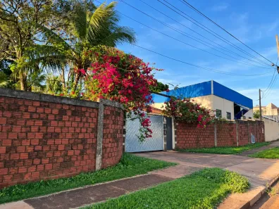 Casa com 2 Quartos para alugar, 96m² no Jardim Universo, Maringá
