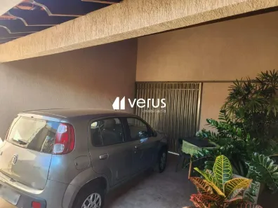 Casa com 3 Quartos à venda, 156m² no Santa Mônica, Uberlândia