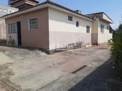 Casa com 3 Quartos à venda, 100m² no Santa Mônica, Uberlândia