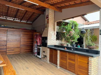 Casa com 3 Quartos à venda, 400m² no Jardim Shangri-la A, Londrina