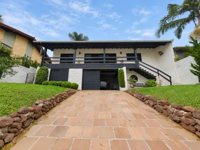 Casa com 3 Quartos para alugar, 292m² no Boa Vista, Novo Hamburgo