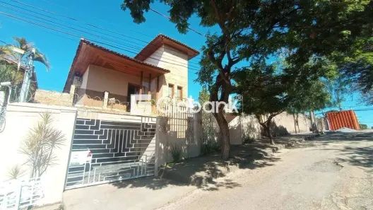 Casa com 4 Quartos à venda, 292m² no Jardim Panorama, Montes Claros