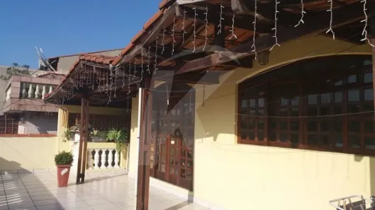Sobrado com 4 Quartos à venda, 252m² no Vila Picinin, São Paulo