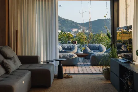 Casa com 2 Quartos à venda, 220m² no Rio Tavares, Florianópolis