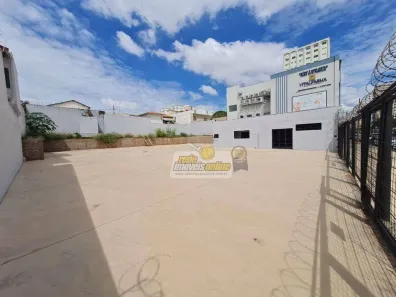 Ponto Comercial para alugar, 713m² no São Benedito, Uberaba